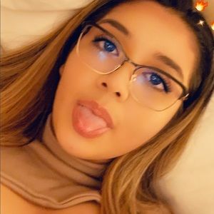 Meet your Posher, Andrea